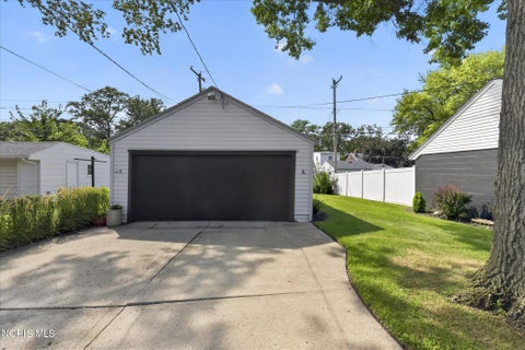 Tiny photo for 4229 Grantley Road, Toledo, OH 43613 (MLS # 10012803)