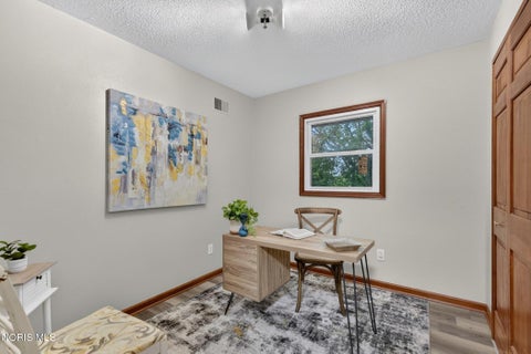 Tiny photo for 26696 Thompson Road, Perrysburg, OH 43551 (MLS # 10010170)