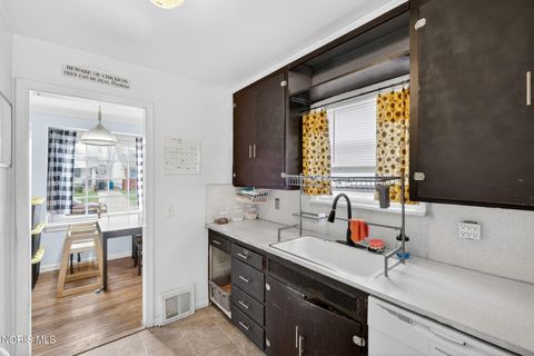 Tiny photo for 4443 Fairview Drive, Toledo, OH 43612 (MLS # 10006342)