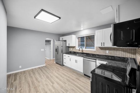 Tiny photo for 5809 Dorr Street, Toledo, OH 43615 (MLS # 10004979)