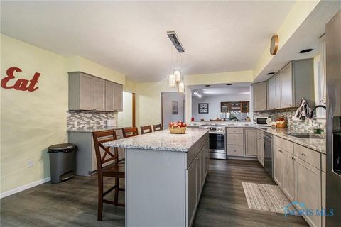 Tiny photo for 832 S Centennial Road, Holland, OH 43528 (MLS # 10000705)