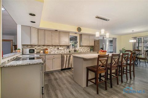 Tiny photo for 832 S Centennial Road, Holland, OH 43528 (MLS # 10000705)