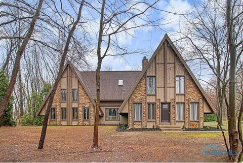 Photo of 832 S Centennial Road, Holland, OH 43528 (MLS # 10000705) Photo of 832 S Centennial Road, Holland, OH 43528 (MLS # 10000705)