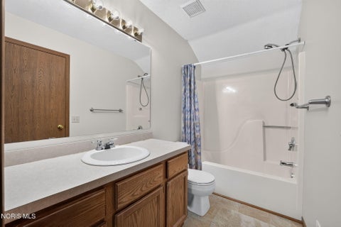 Tiny photo for 956 Jennison Drive, Rossford, OH 43460 (MLS # 10014576)
