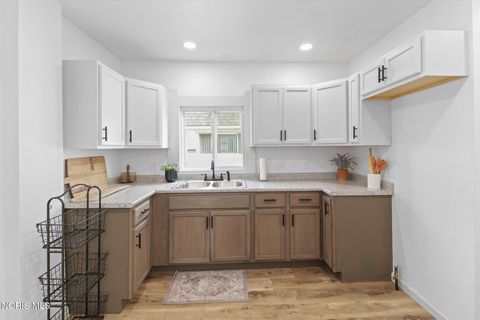 Tiny photo for 538 Ogden Avenue, Toledo, OH 43609 (MLS # 10005737)