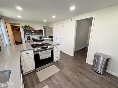 Tiny photo for 809 N Wintergarden Road, Bowling Green, OH 43402 (MLS # 10004924)