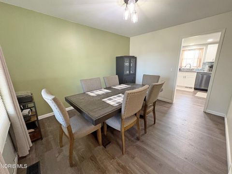 Tiny photo for 809 N Wintergarden Road, Bowling Green, OH 43402 (MLS # 10004924)