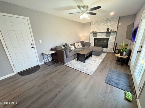 Tiny photo for 809 N Wintergarden Road, Bowling Green, OH 43402 (MLS # 10004924)