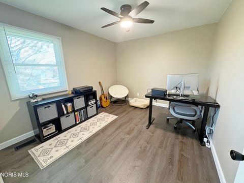 Tiny photo for 809 N Wintergarden Road, Bowling Green, OH 43402 (MLS # 10004924)