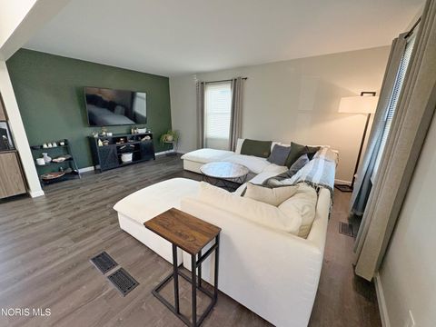 Tiny photo for 809 N Wintergarden Road, Bowling Green, OH 43402 (MLS # 10004924)