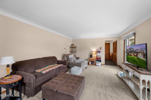 Tiny photo for 1865 Glen Ellyn Drive, Toledo, OH 43614 (MLS # 10007008)