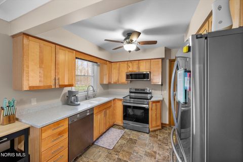 Tiny photo for 1865 Glen Ellyn Drive, Toledo, OH 43614 (MLS # 10007008)