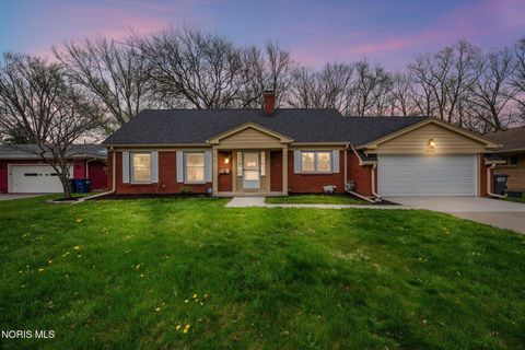 Photo of 1865 Glen Ellyn Drive, Toledo, OH 43614 (MLS # 10007008)