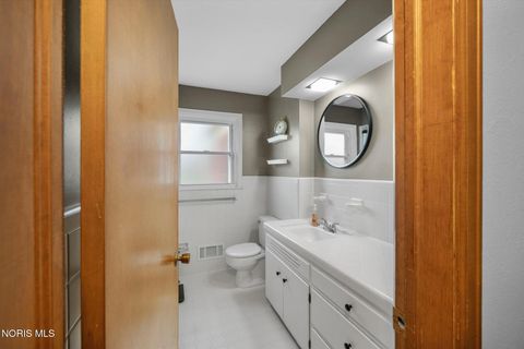 Tiny photo for 1865 Glen Ellyn Drive, Toledo, OH 43614 (MLS # 10007008)