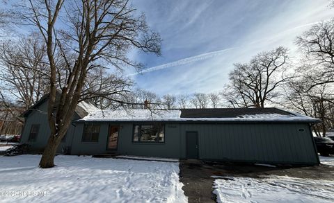 Tiny photo for 5266 Whiteford Road, Sylvania, OH 43560 (MLS # 10002124)