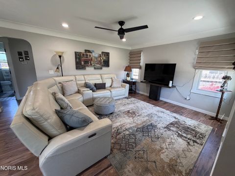 Tiny photo for 2603 Shoreland Avenue, Toledo, OH 43611 (MLS # 10008101)