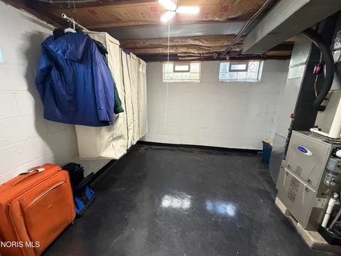 Tiny photo for 2603 Shoreland Avenue, Toledo, OH 43611 (MLS # 10008101)