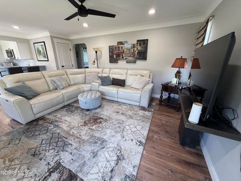 Tiny photo for 2603 Shoreland Avenue, Toledo, OH 43611 (MLS # 10008101)