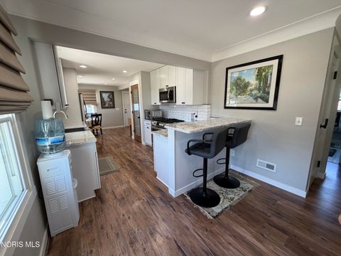 Tiny photo for 2603 Shoreland Avenue, Toledo, OH 43611 (MLS # 10008101)
