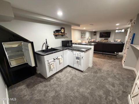 Tiny photo for 2603 Shoreland Avenue, Toledo, OH 43611 (MLS # 10008101)