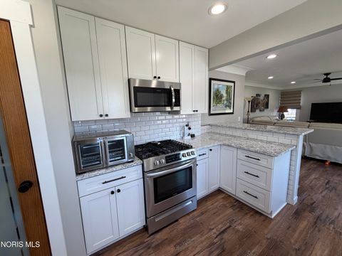 Tiny photo for 2603 Shoreland Avenue, Toledo, OH 43611 (MLS # 10008101)