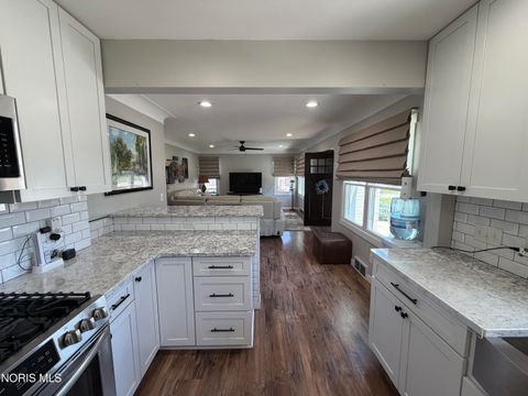 Tiny photo for 2603 Shoreland Avenue, Toledo, OH 43611 (MLS # 10008101)