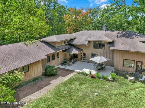 Tiny photo for 25001 W River Road, Perrysburg, OH 43551 (MLS # 10002606)