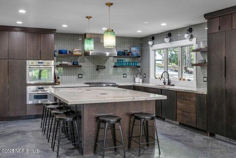 Tiny photo for 25001 W River Road, Perrysburg, OH 43551 (MLS # 10002606)