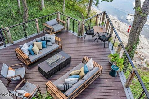 Tiny photo for 25001 W River Road, Perrysburg, OH 43551 (MLS # 10002606)