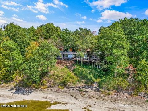 Tiny photo for 25001 W River Road, Perrysburg, OH 43551 (MLS # 10002606)