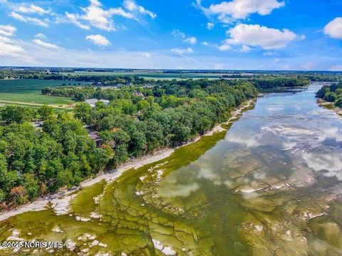 Tiny photo for 25001 W River Road, Perrysburg, OH 43551 (MLS # 10002606)