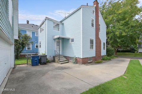 Tiny photo for 1325 Royalton Road, Toledo, OH 43612 (MLS # 10012666)