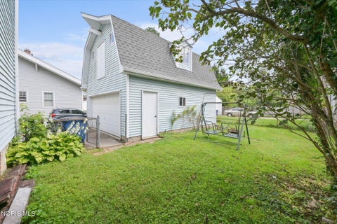 Tiny photo for 1325 Royalton Road, Toledo, OH 43612 (MLS # 10012666)