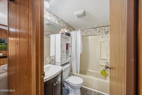 Tiny photo for 11555 Manore Road, Grand Rapids, OH 43522 (MLS # 10013367)