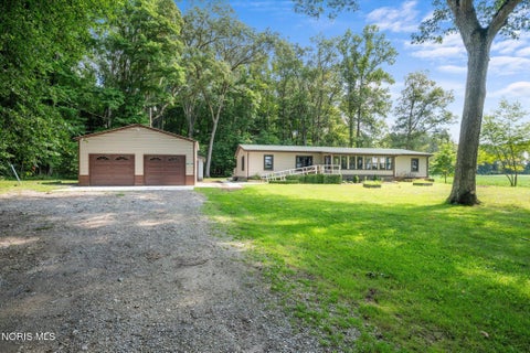 Photo of 11555 Manore Road, Grand Rapids, OH 43522 (MLS # 10013367)