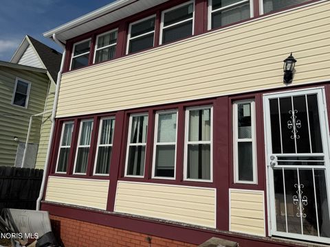 Photo of 1031 Prospect Avenue, Toledo, OH 43606 (MLS # 10005490)