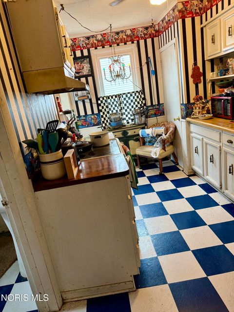 Tiny photo for 910 S Main Street, Bryan, OH 43506 (MLS # 10004262)