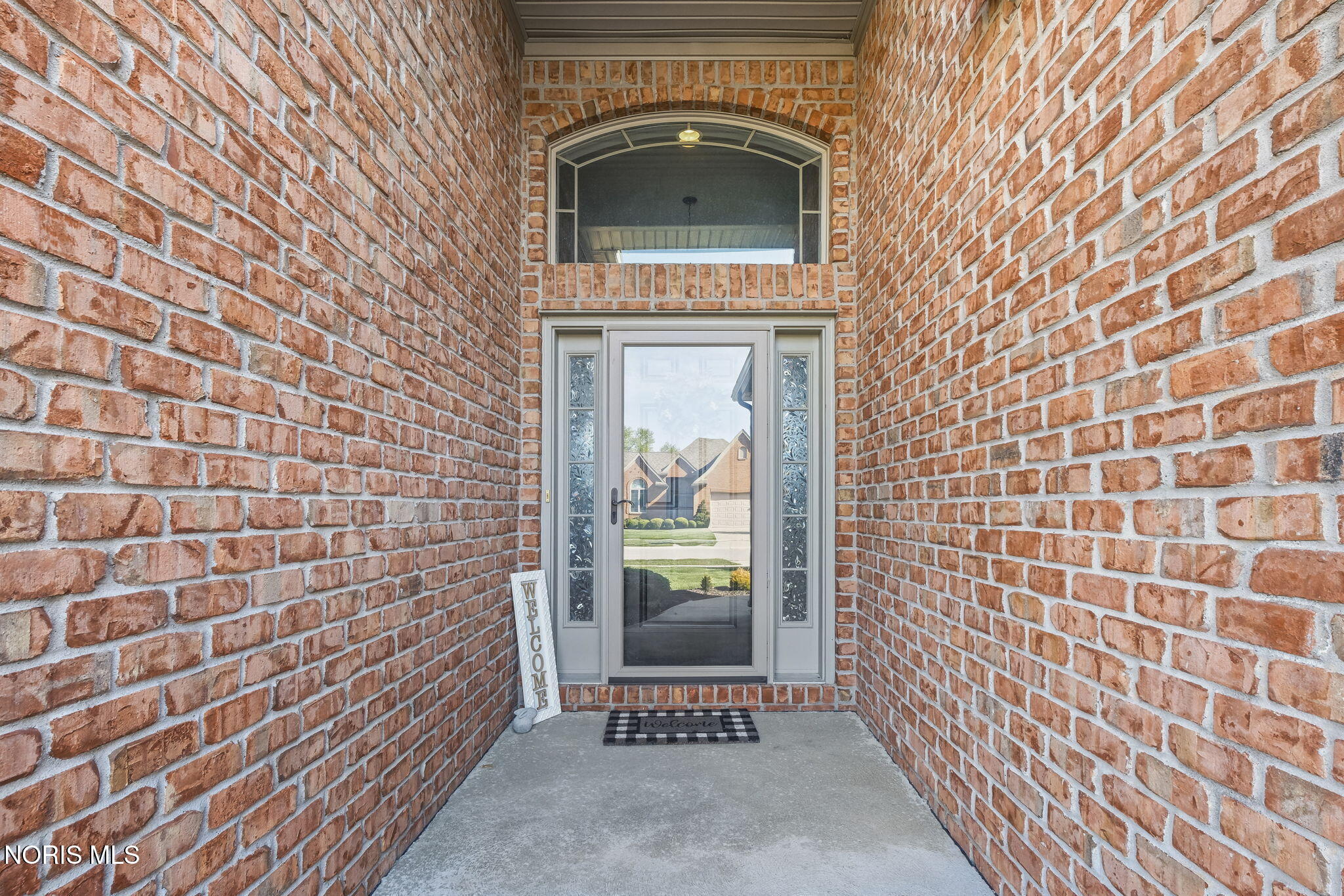 14806 Lake Winds Drive