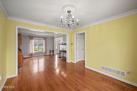 Tiny photo for 8122 N Bridge Way, Maumee, OH 43537 (MLS # 10005395)