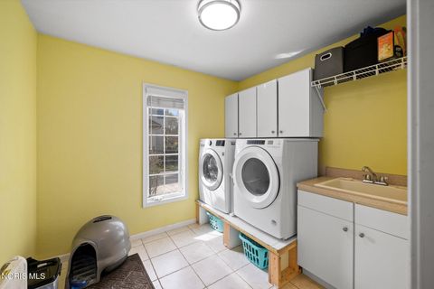 Tiny photo for 8122 N Bridge Way, Maumee, OH 43537 (MLS # 10005395)