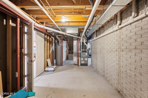 Tiny photo for 8122 N Bridge Way, Maumee, OH 43537 (MLS # 10005395)