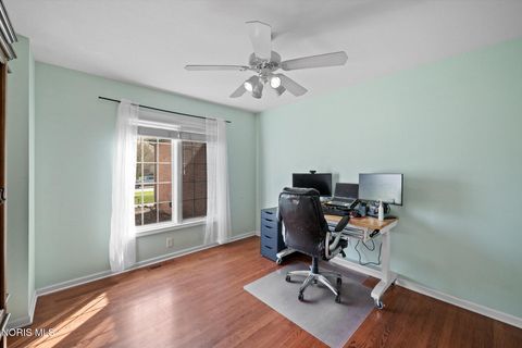 Tiny photo for 8122 N Bridge Way, Maumee, OH 43537 (MLS # 10005395)