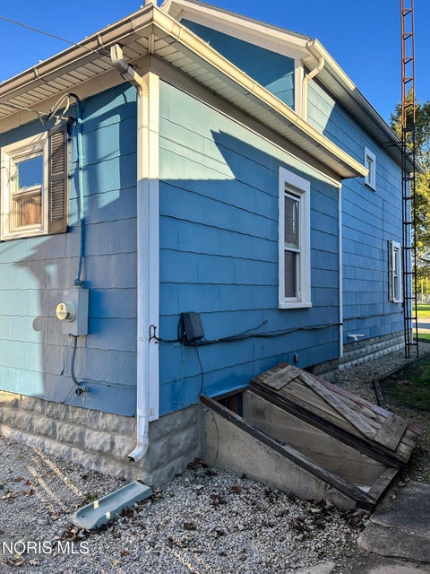 Tiny photo for 231 E Lytle Street, Fostoria, OH 44830 (MLS # 10014465)