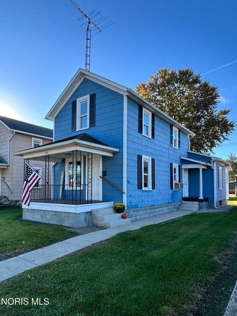 Tiny photo for 231 E Lytle Street, Fostoria, OH 44830 (MLS # 10014465)