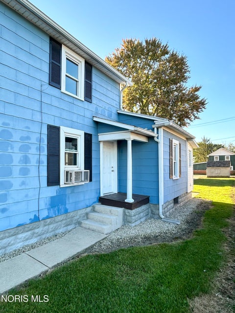 Tiny photo for 231 E Lytle Street, Fostoria, OH 44830 (MLS # 10014465)