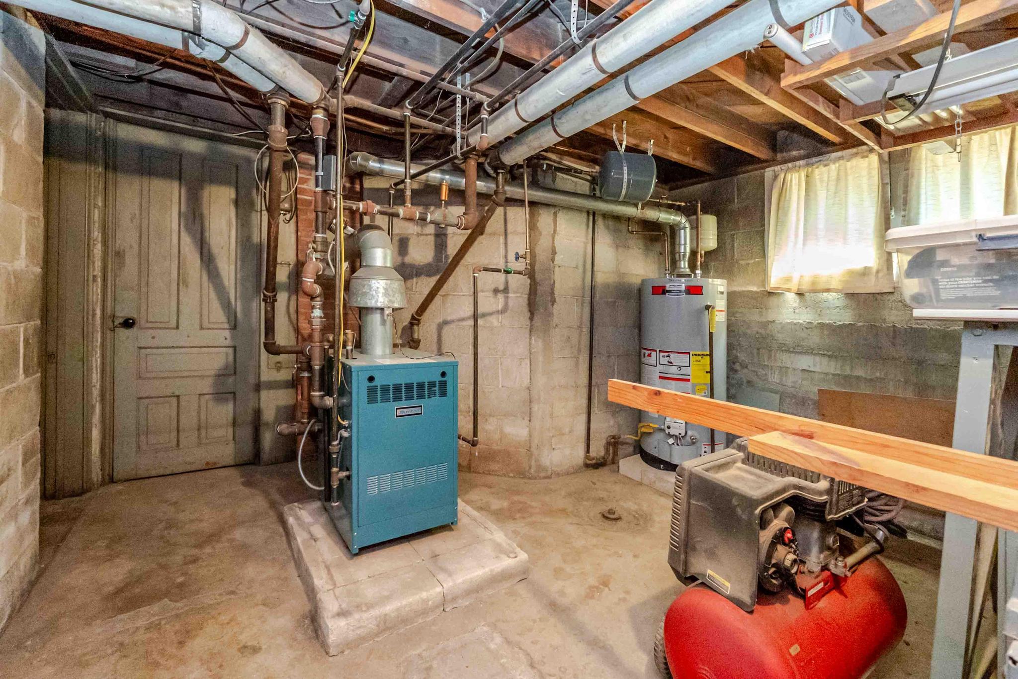 Findlay, Ohio 45840, United States, 5 Bedrooms Bedrooms, ,2 BathroomsBathrooms,Residential,Active,228230