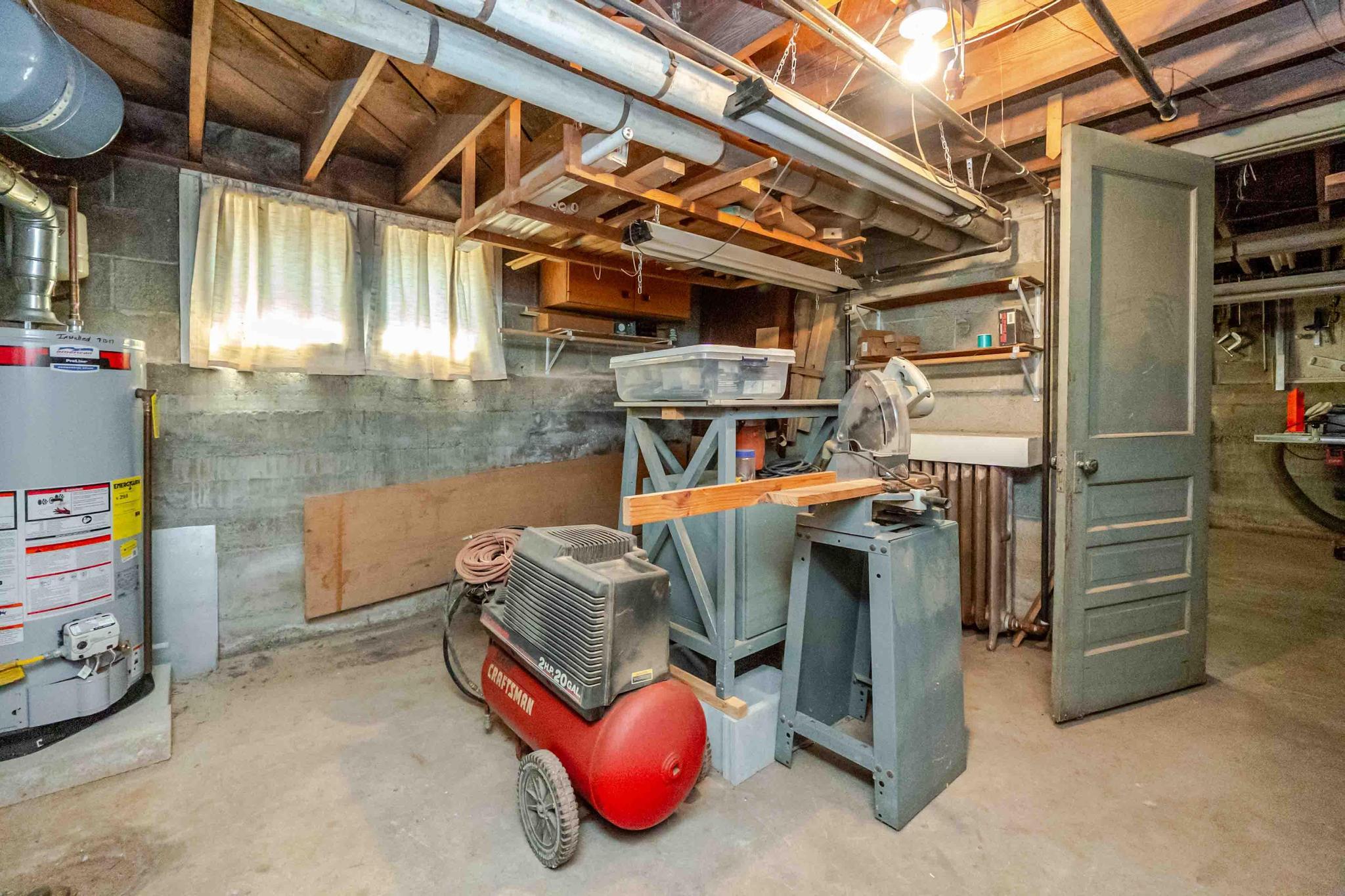 Findlay, Ohio 45840, United States, 5 Bedrooms Bedrooms, ,2 BathroomsBathrooms,Residential,Active,228230