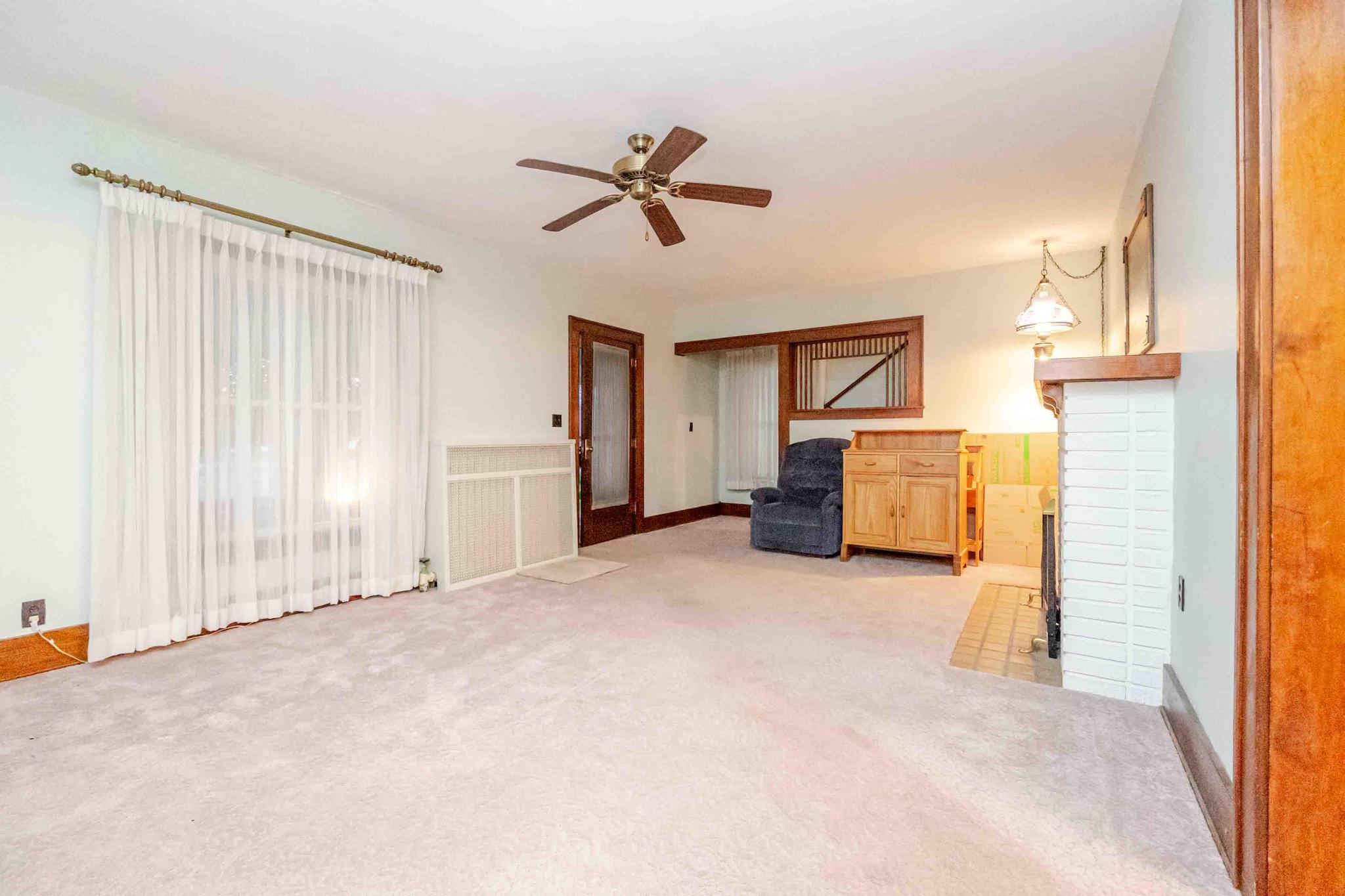 Findlay, Ohio 45840, United States, 5 Bedrooms Bedrooms, ,2 BathroomsBathrooms,Residential,Active,228230