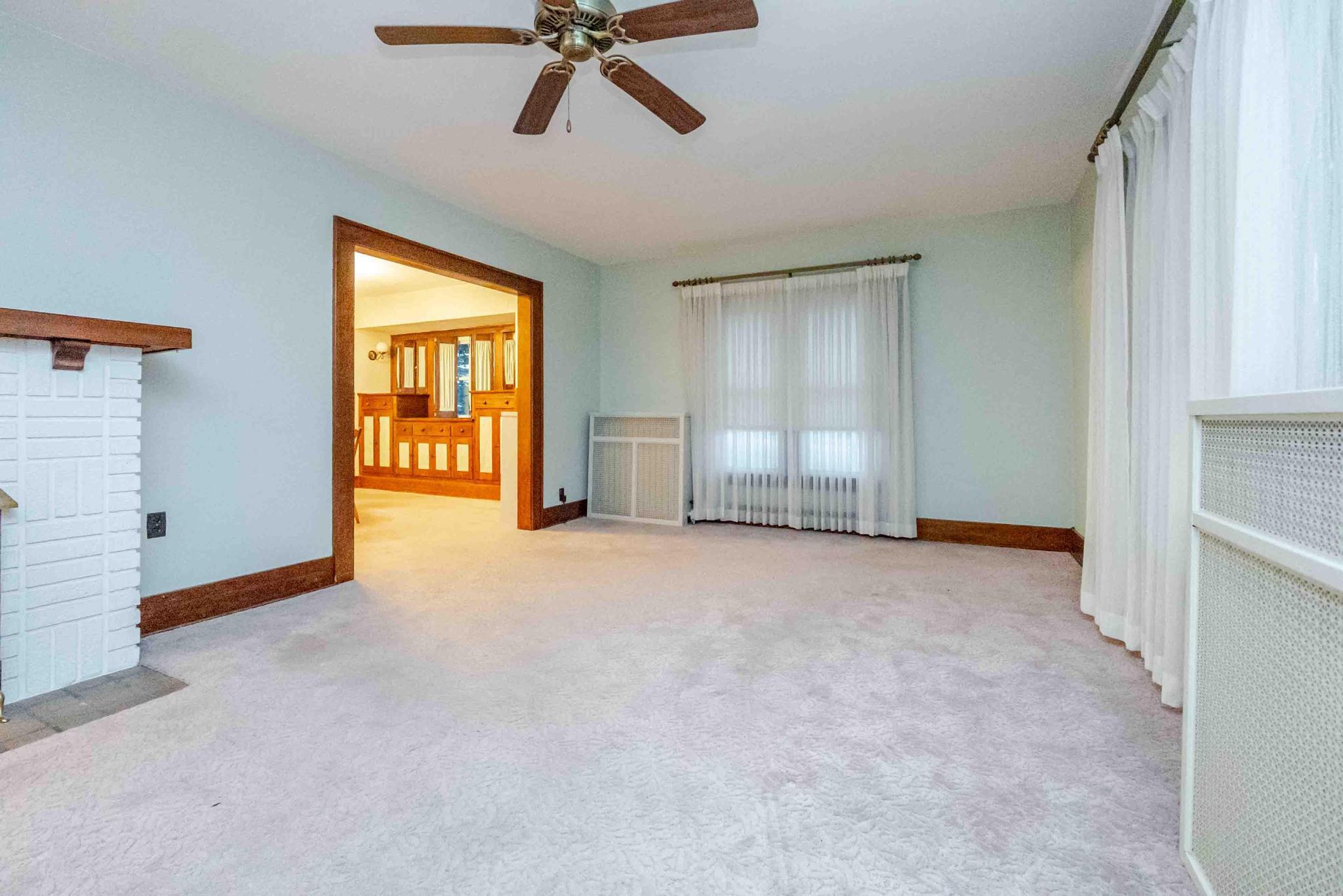 Findlay, Ohio 45840, United States, 5 Bedrooms Bedrooms, ,2 BathroomsBathrooms,Residential,Active,228230