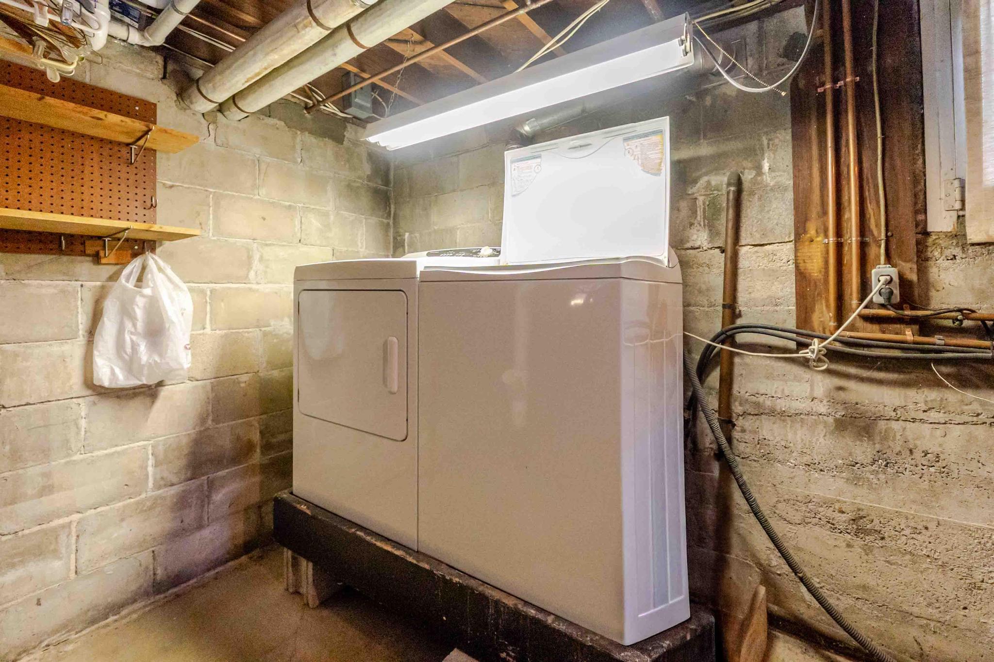 Findlay, Ohio 45840, United States, 5 Bedrooms Bedrooms, ,2 BathroomsBathrooms,Residential,Active,228230